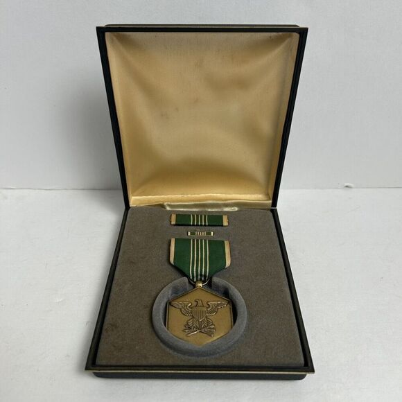 US Military Medal FOR MILITARY MERIT RIBBON & LAPEL PIN GREEN STRIPE w/ Case - Picture 1 of 6